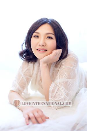 161591 - Linda Edad: 50 - China