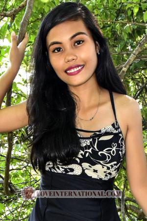170414 - Rosemarie Edad: 24 - Filipinas