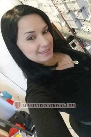172948 - Yissel Edad: 35 - Dominican Republic