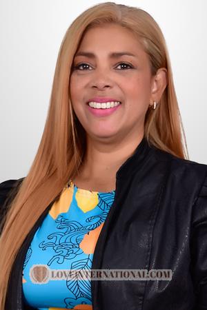 174360 - Paula Andrea Edad: 48 - Colombia