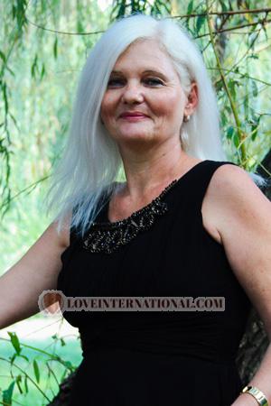 175813 - Elena Edad: 57 - Ucrania