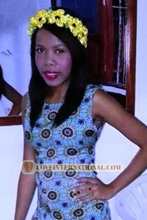 177106 - Claudia Edad: 33 - Colombia