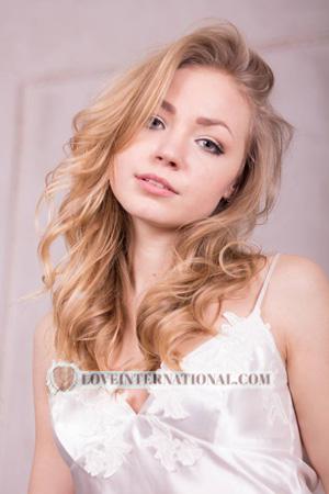 177190 - Karina Edad: 28 - Ucrania