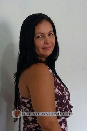 179795 - Minelva Edad: 48 - Colombia