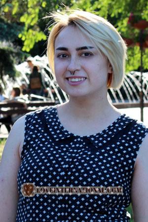 180030 - Anastasiya Edad: 28 - Ucrania
