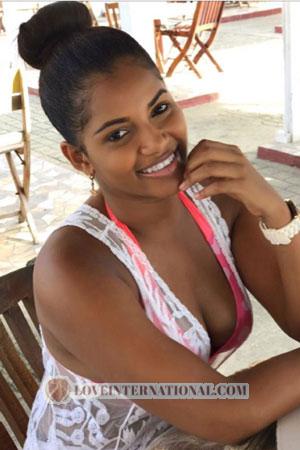 182220 - Yanelis Edad: 30 - Colombia