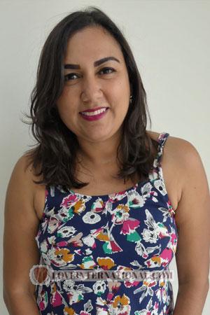 182973 - Brenda Edad: 49 - Colombia