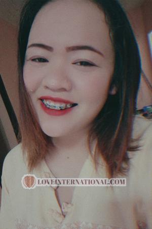 184710 - Kunyapak Edad: 28 - Tailandia