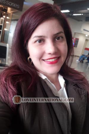 185734 - Laura Edad: 34 - Colombia