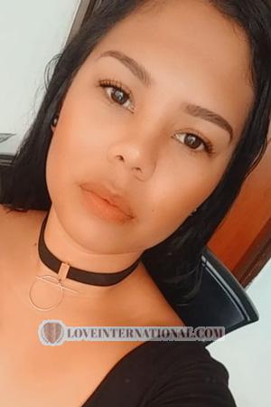 194830 - Monica Edad: 32 - Colombia