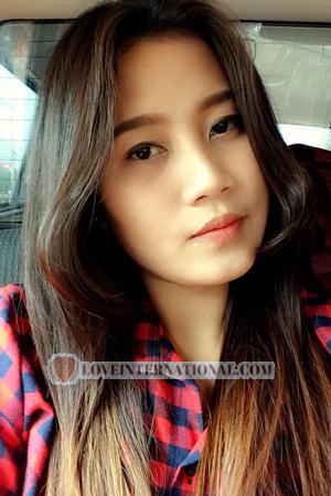 197168 - Namthip Edad: 32 - Tailandia
