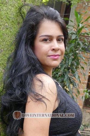 197401 - Astrid Liliana Edad: 40 - Colombia