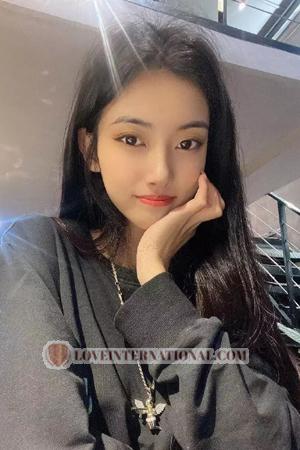 202583 - Jiayi Edad: 24 - China