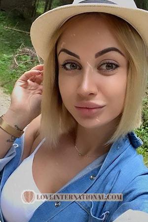 202603 - Iryna Edad: 30 - Ucrania
