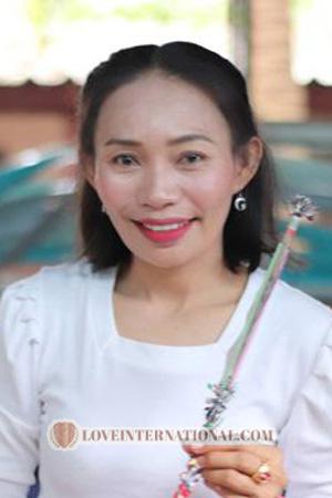202838 - Atcharawadee Edad: 45 - Tailandia
