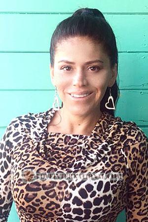 204575 - Silvia Edad: 42 - Costa Rica