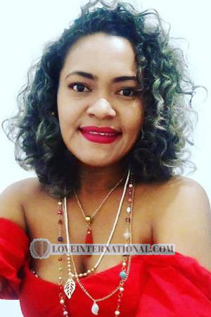 207053 - Sandra Edad: 45 - Colombia