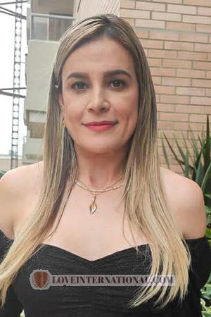 207666 - Yamile Andrea Edad: 40 - Colombia