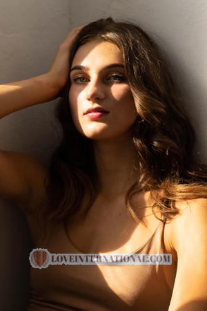209260 - Oleksandra Edad: 21 - Alemania