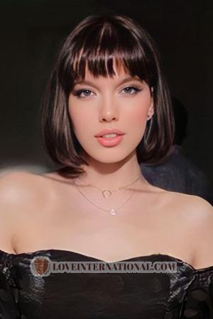 210104 - Oleksandra Edad: 26 - Ucrania