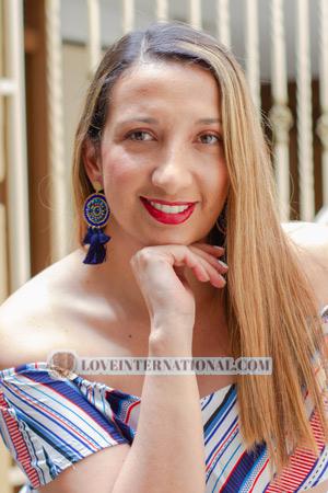 210700 - Karen Edad: 35 - Colombia