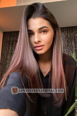 211006 - Karyna Edad: 23 - Ucrania
