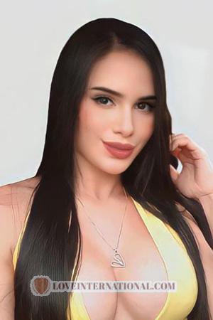 212304 - Daniela Edad: 26 - Colombia