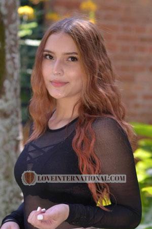 213127 - Sara Edad: 22 - Colombia