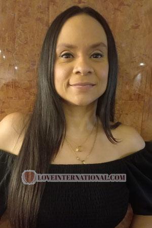 213758 - Paola Alexandra Edad: 44 - Colombia