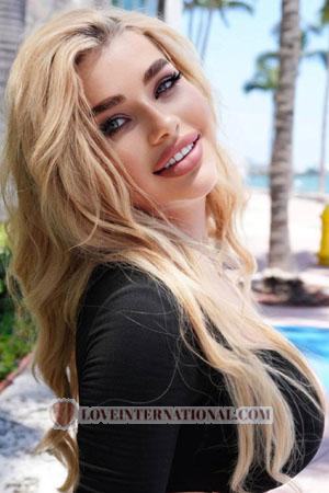 213913 - Karyna Edad: 23 - Ucrania
