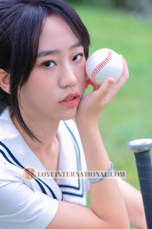 214791 - Della Edad: 31 - China
