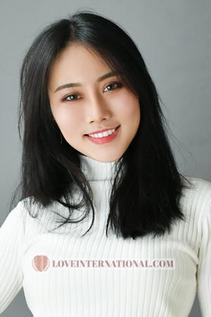 217539 - Alice Edad: 25 - China