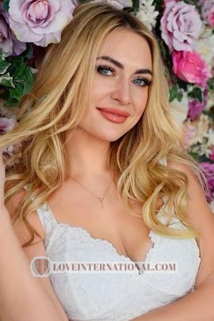 218360 - Lily Edad: 40 - Ucrania