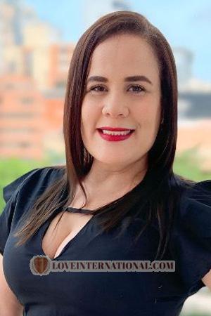 220033 - Lina Edad: 45 - Colombia