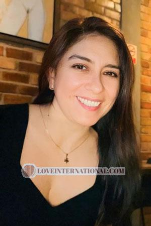 Ladies of Perú