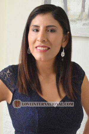 Ladies of Perú