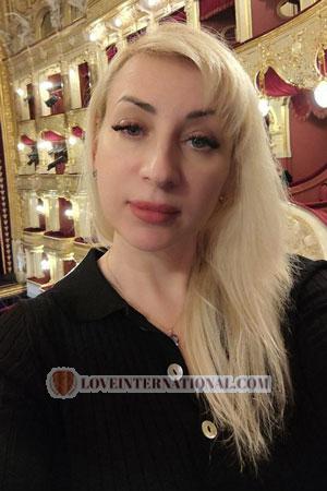 221102 - Iryna Edad: 48 - Ucrania