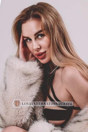 221756 - Julia Edad: 25 - Ucrania