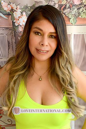 Ladies of Perú