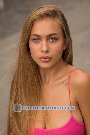 222821 - Albina Edad: 20 - Ucrania
