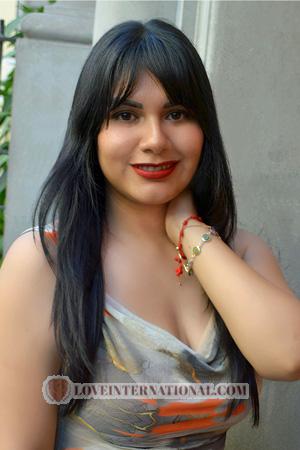 222870 - Simone Edad: 31 - Perú