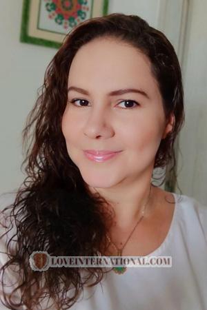222884 - Sandra Edad: 46 - Colombia