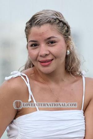 223541 - Catherine Edad: 33 - Colombia