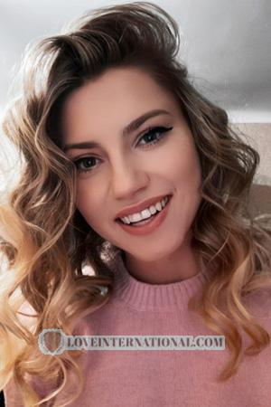 224047 - Anna Edad: 27 - Ucrania