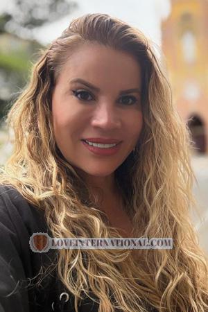 224082 - Sandra Edad: 51 - Colombia