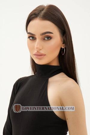 224585 - Nadiia Edad: 19 - Ucrania