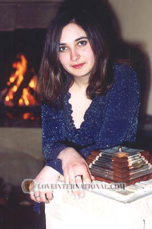 60146 - Kate Edad: 25 - Ucrania