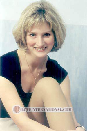 62770 - Elena Edad: 34 - Russia