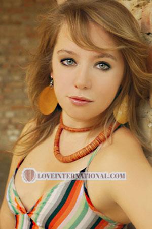 99106 - Aleksandra Edad: 24 - Ucrania